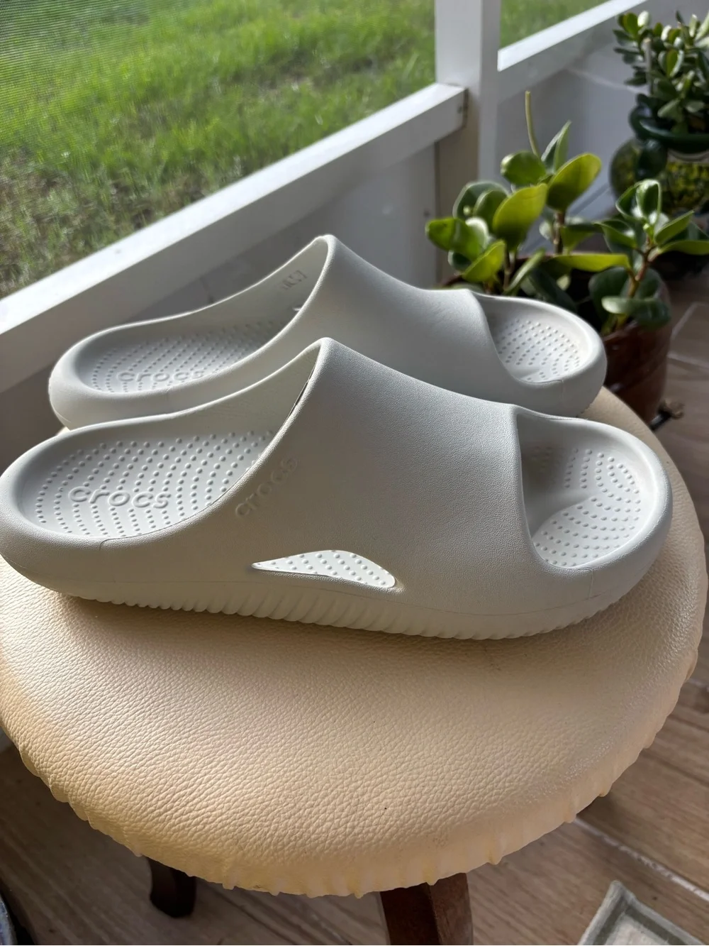 CROCS Men’s Classic Slide Sandals in White